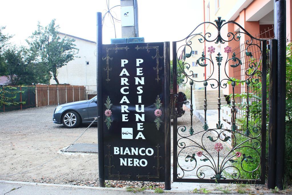 Pensiunea Bianco Nero Timisoara Exterior photo